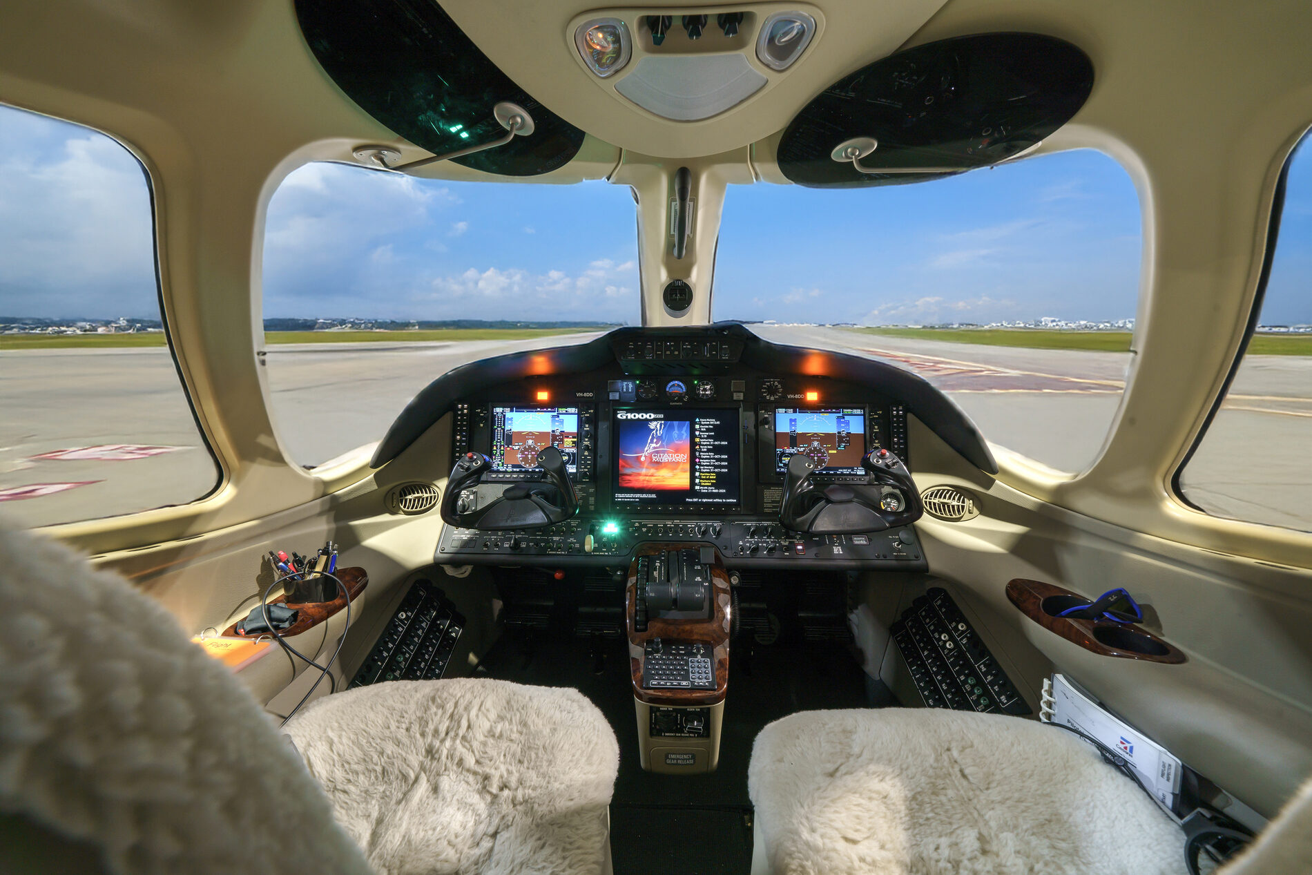 Citation Mustang flight deck